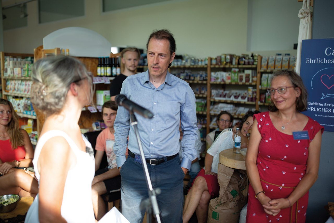 Das weltweit erste Ehrliches Mitteilen – Café in Borna